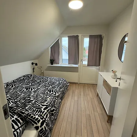 The Nightingale - Top-equipped House In - Free Parking Odense
