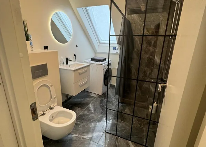 The Nightingale - Top-equipped House In - Free Parking شقة أودنسه