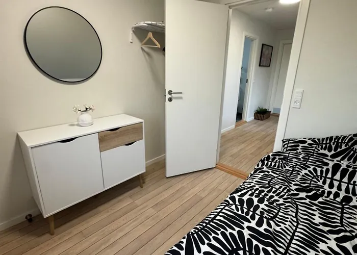 The Nightingale - Top-equipped House In - Free Parking أودنسه